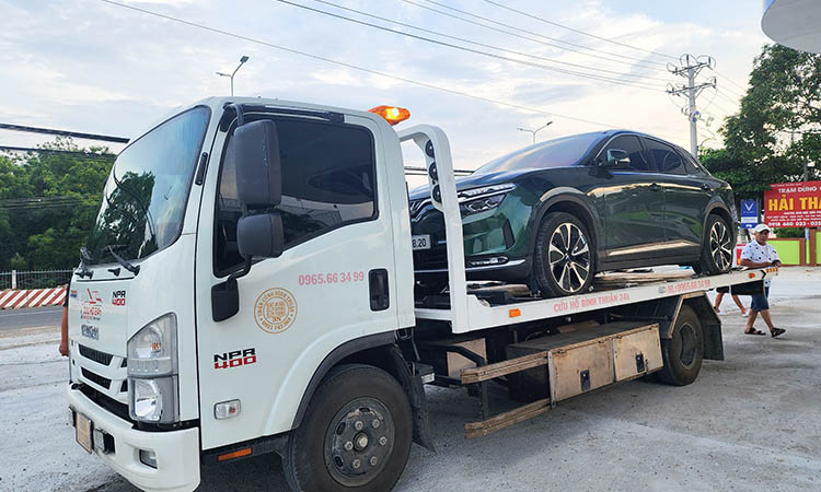 Cứu hộ xe Mercedes an toàn nhanh chóng